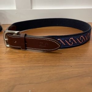 Vineyard Vines Christmas belt size 30